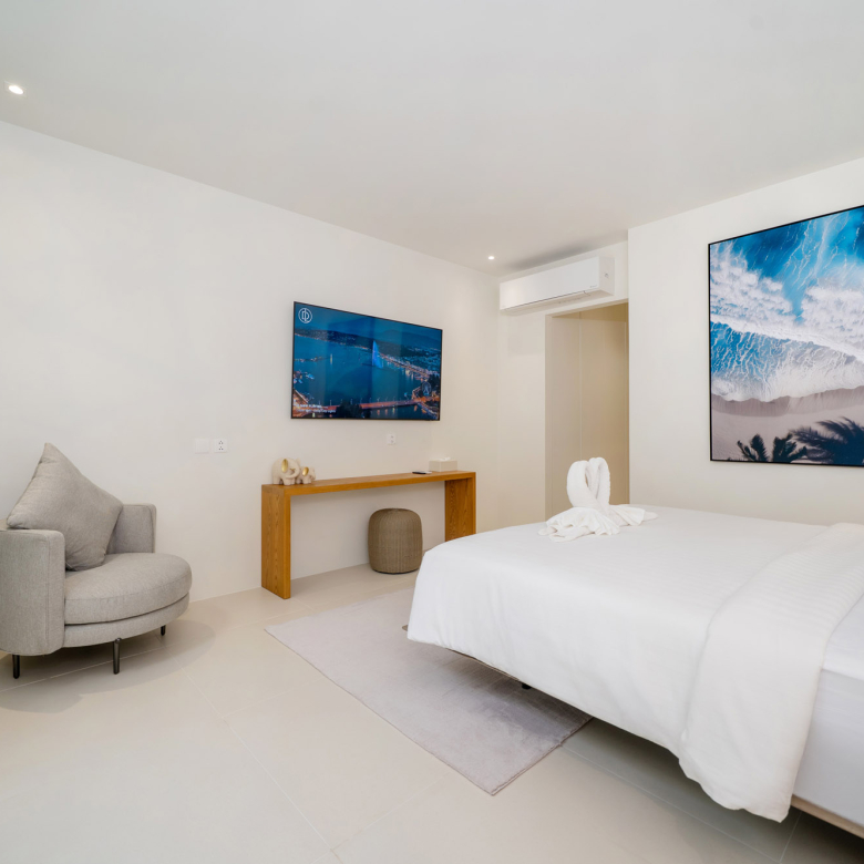 Brand New Ultra Clean & Modern 3 Bedroom Villa