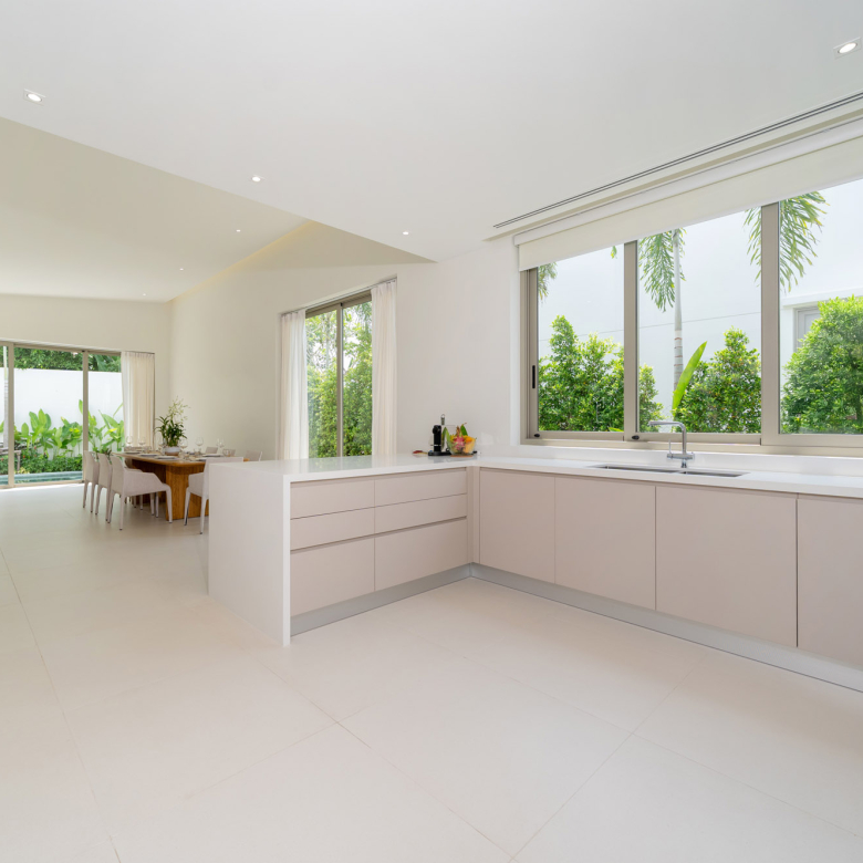Brand New Ultra Clean & Modern 3 Bedroom Villa