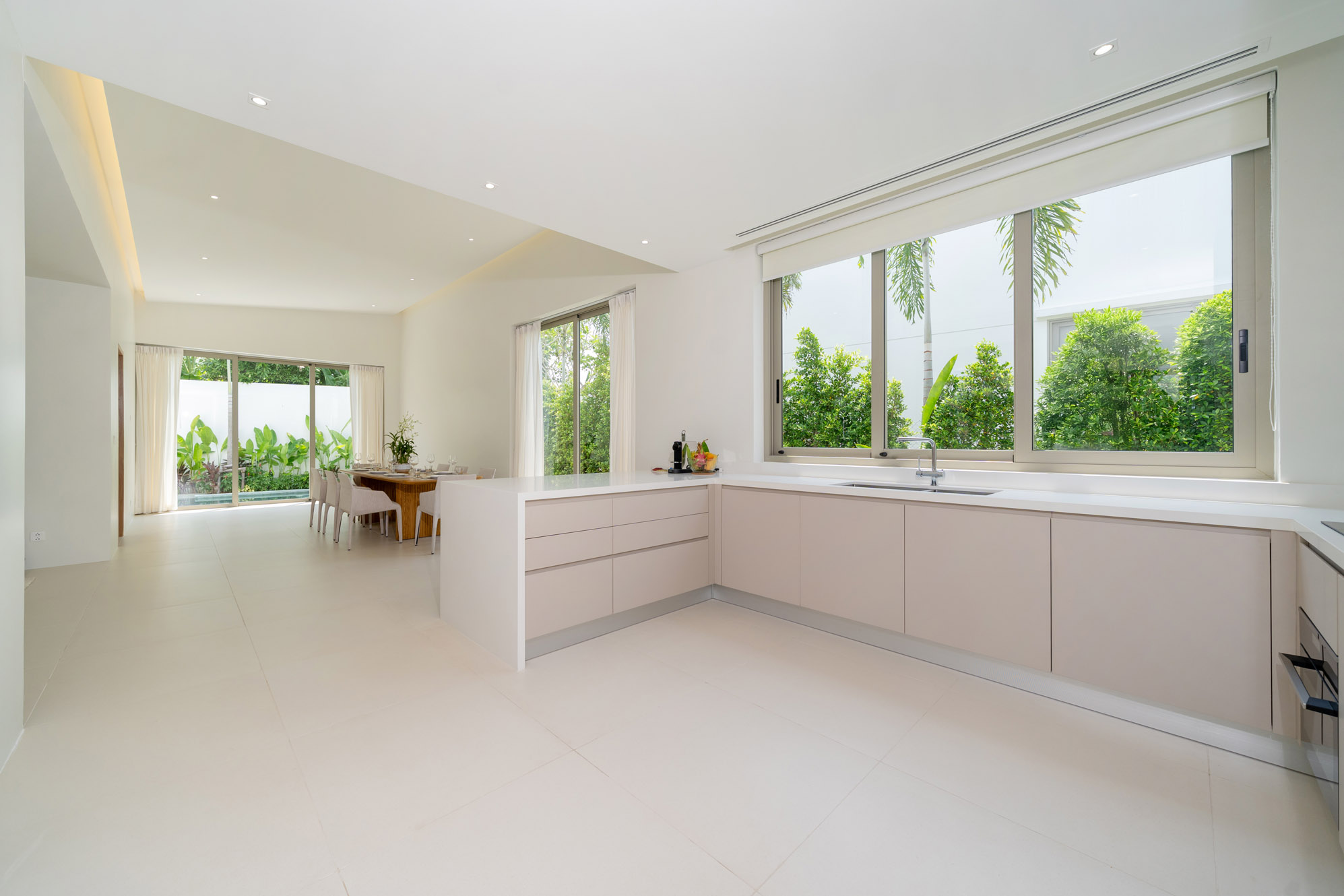 A (40) Brand New Ultra Clean & Modern 3 Bedroom Villa