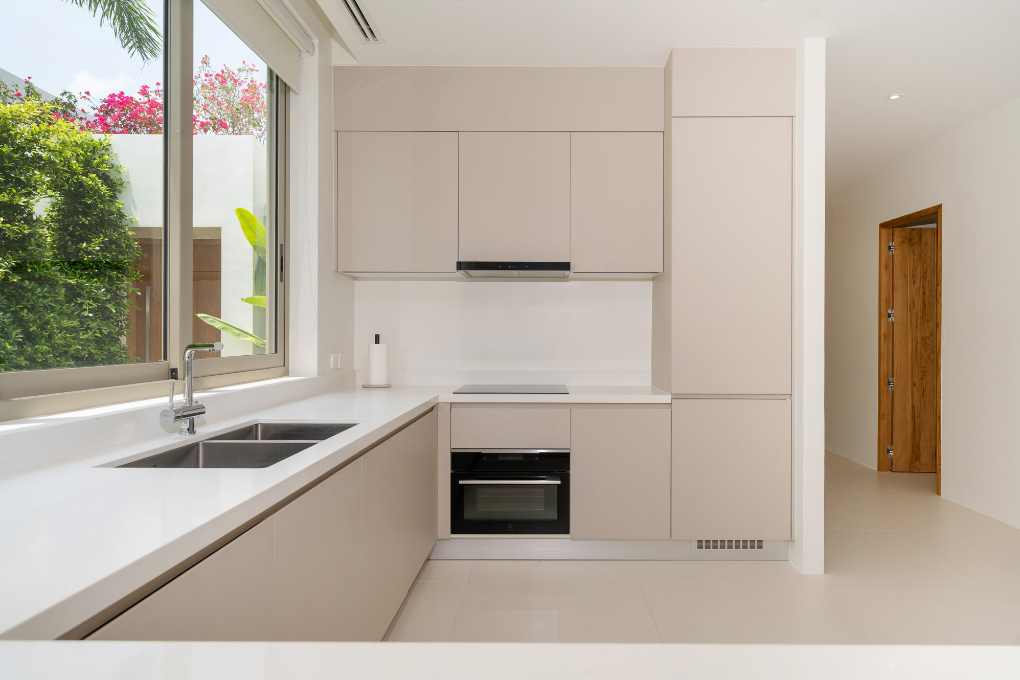 A (43) Brand New Ultra Clean & Modern 3 Bedroom Villa