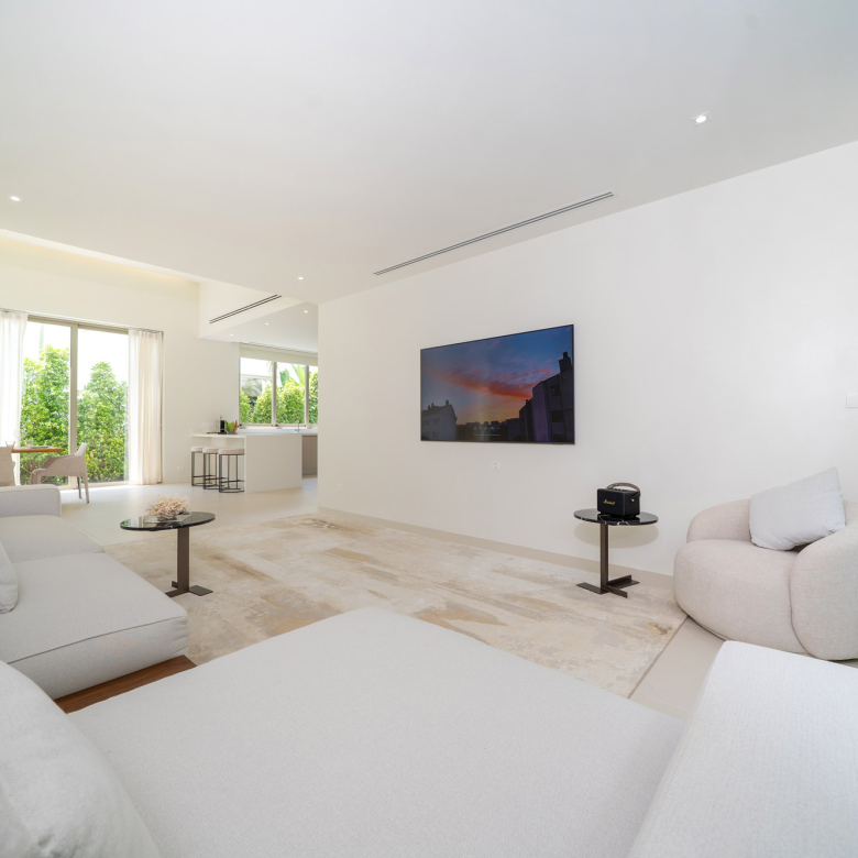 Brand New Ultra Clean & Modern 3 Bedroom Villa
