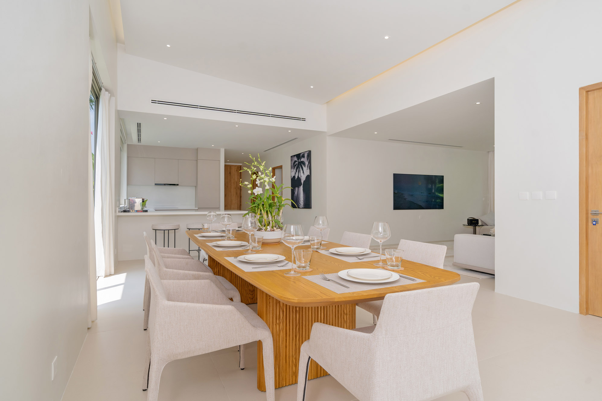 A (51) Brand New Ultra Clean & Modern 3 Bedroom Villa