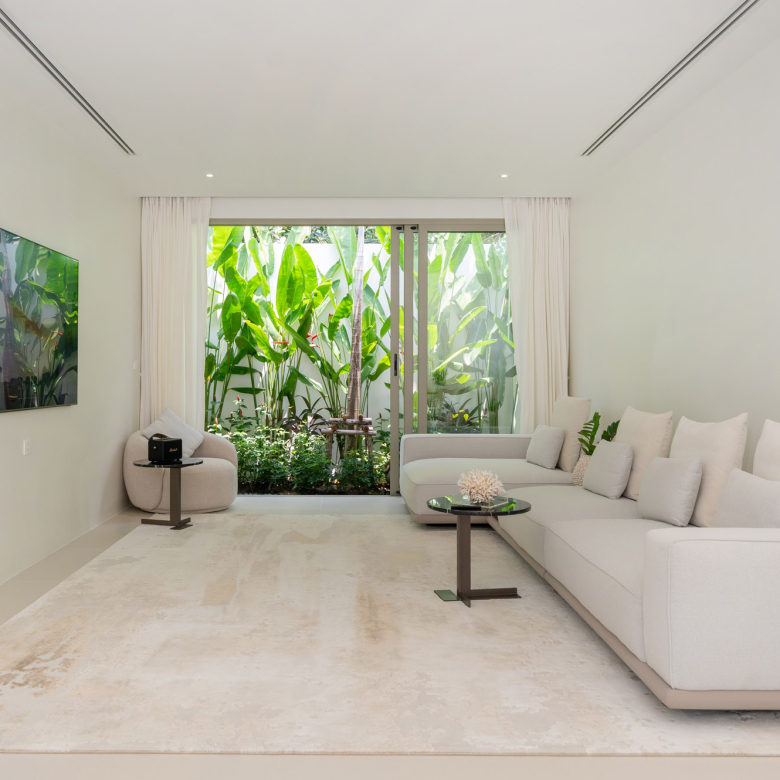 Brand New Ultra Clean & Modern 3 Bedroom Villa