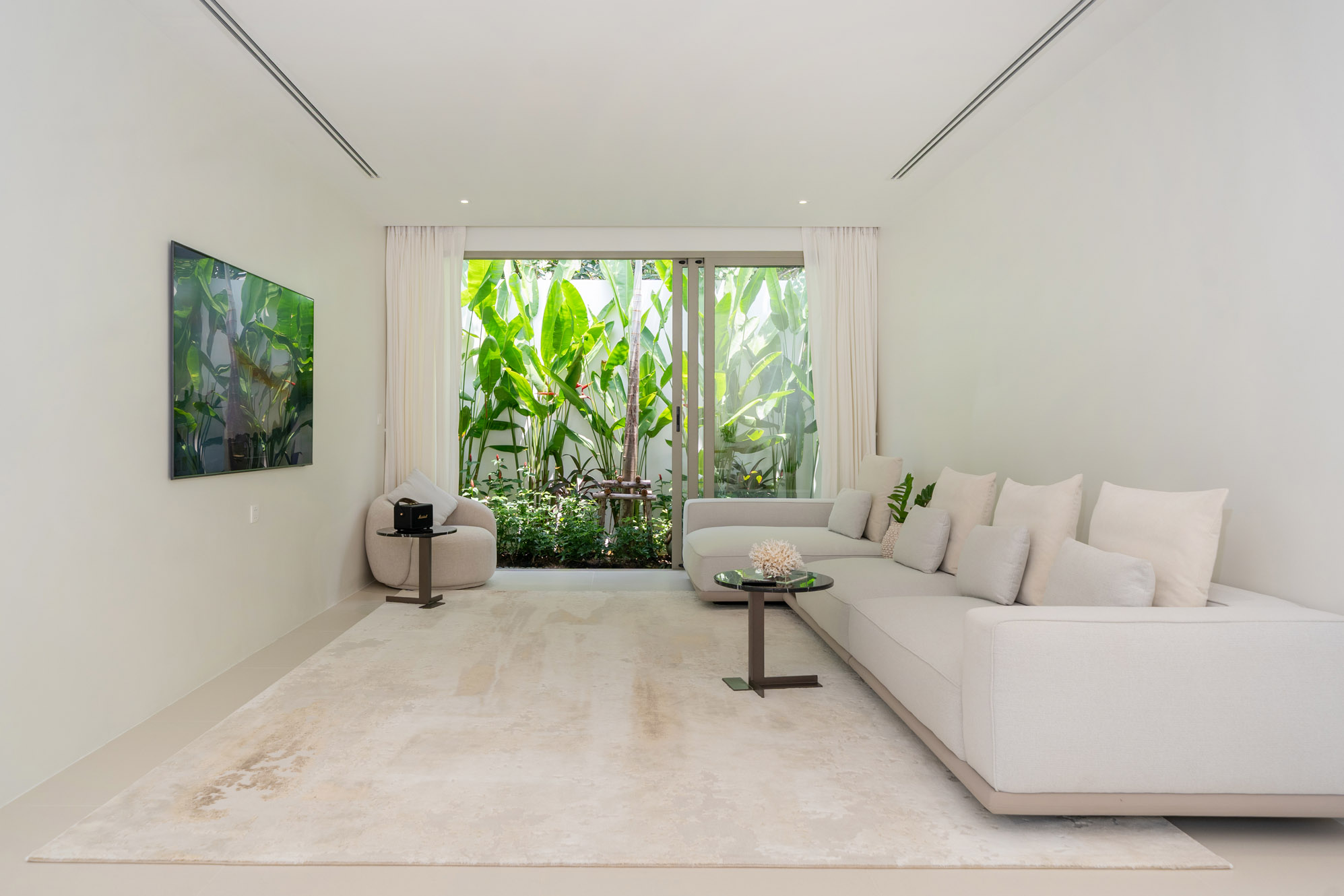 A (53) Brand New Ultra Clean & Modern 3 Bedroom Villa