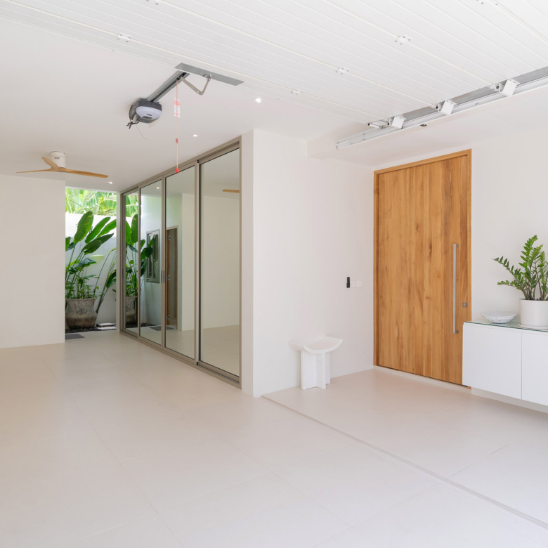 Brand New Ultra Clean & Modern 3 Bedroom Villa