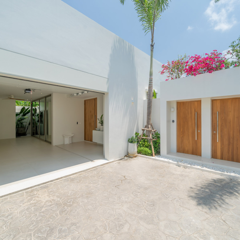 Brand New Ultra Clean & Modern 3 Bedroom Villa